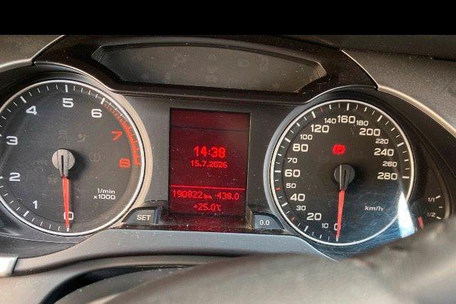 Audi A4 2009 — photo 12