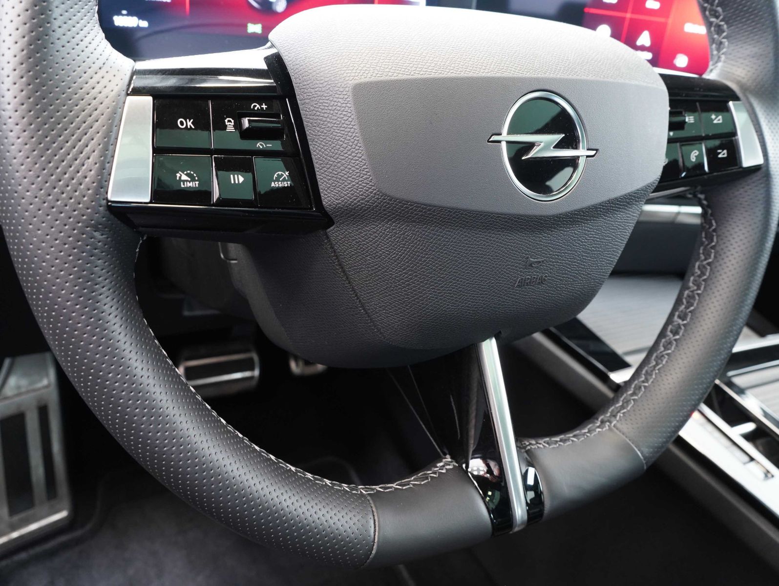 Fahrzeugabbildung Opel Astra L Electric GS ULTIMATE/INTELLILUX/PANO
