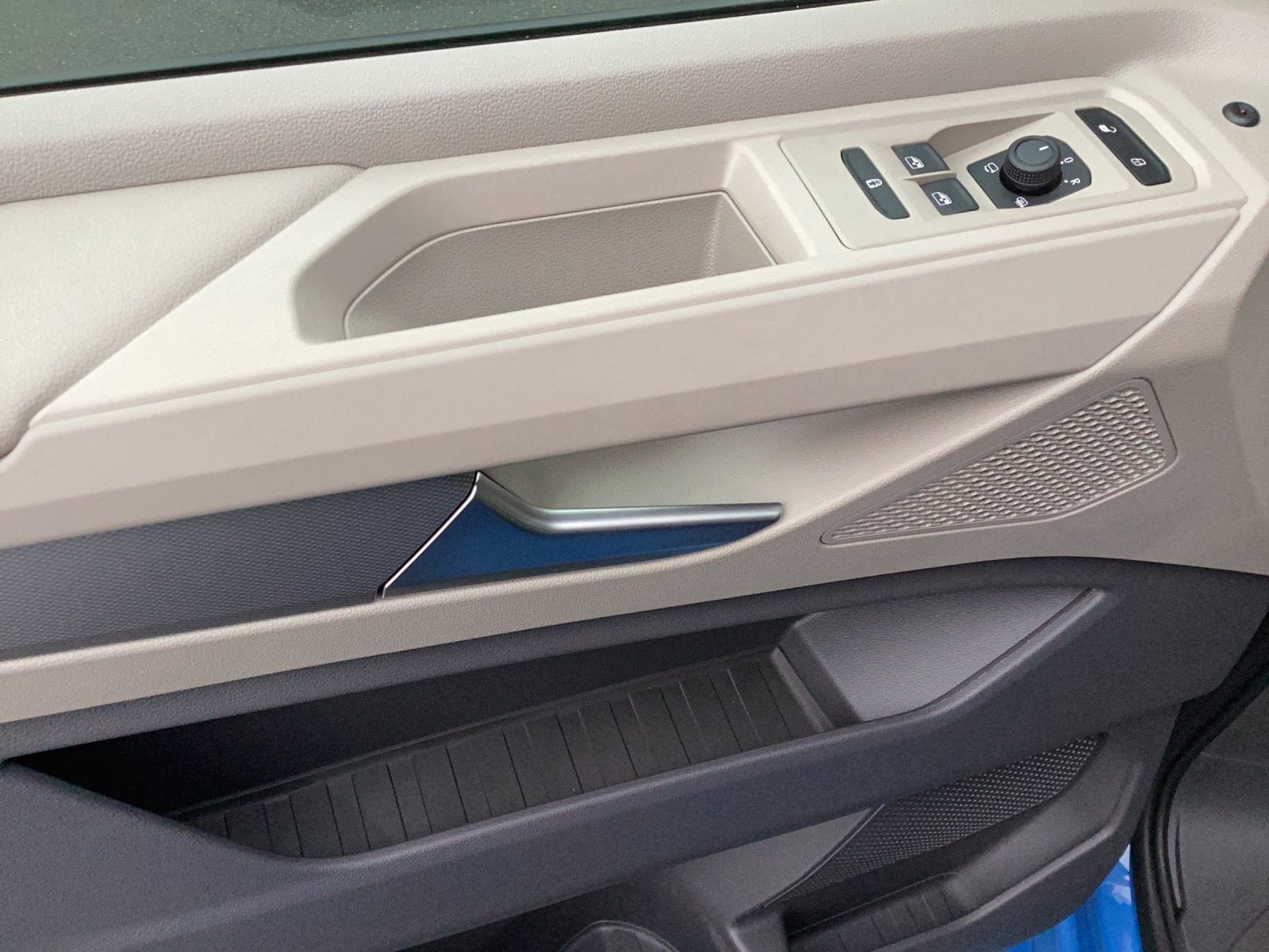 Fahrzeugabbildung Volkswagen T7 California Coast 7-DSG AHK NAVI STANDH. RFK