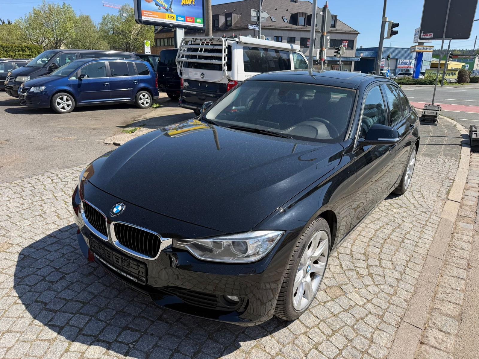 BMW 320i*Automatik*Leder*Navi*Schiebedach*