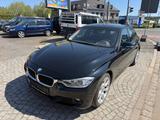 BMW 320i*Automatik*Leder*Navi*Schiebedach* - gebrauchte BMW 320 aus dem Jahr 2015