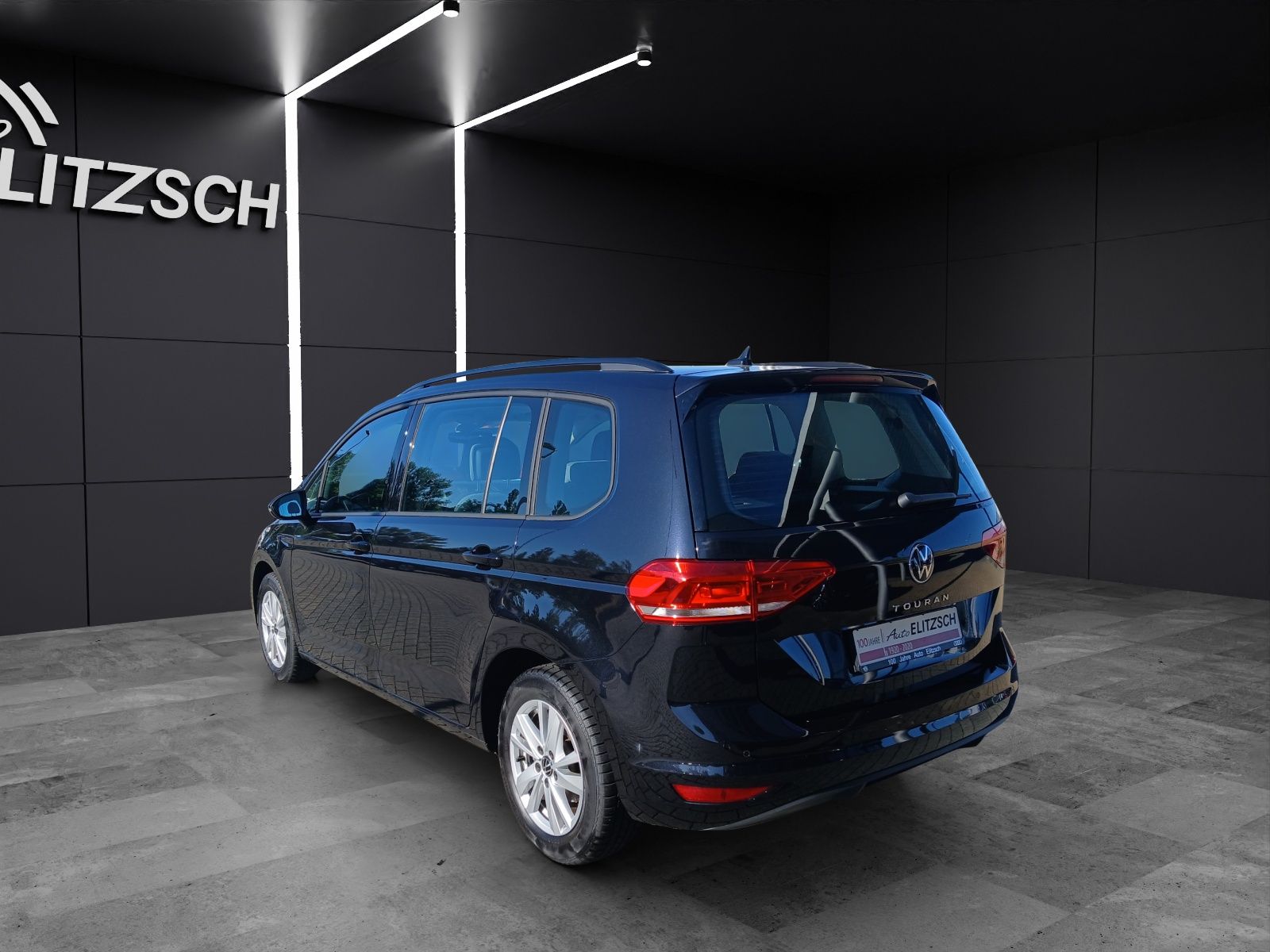 Fahrzeugabbildung Volkswagen Touran TSI Comfortline 7-Si Navi AID ACC PDC SH