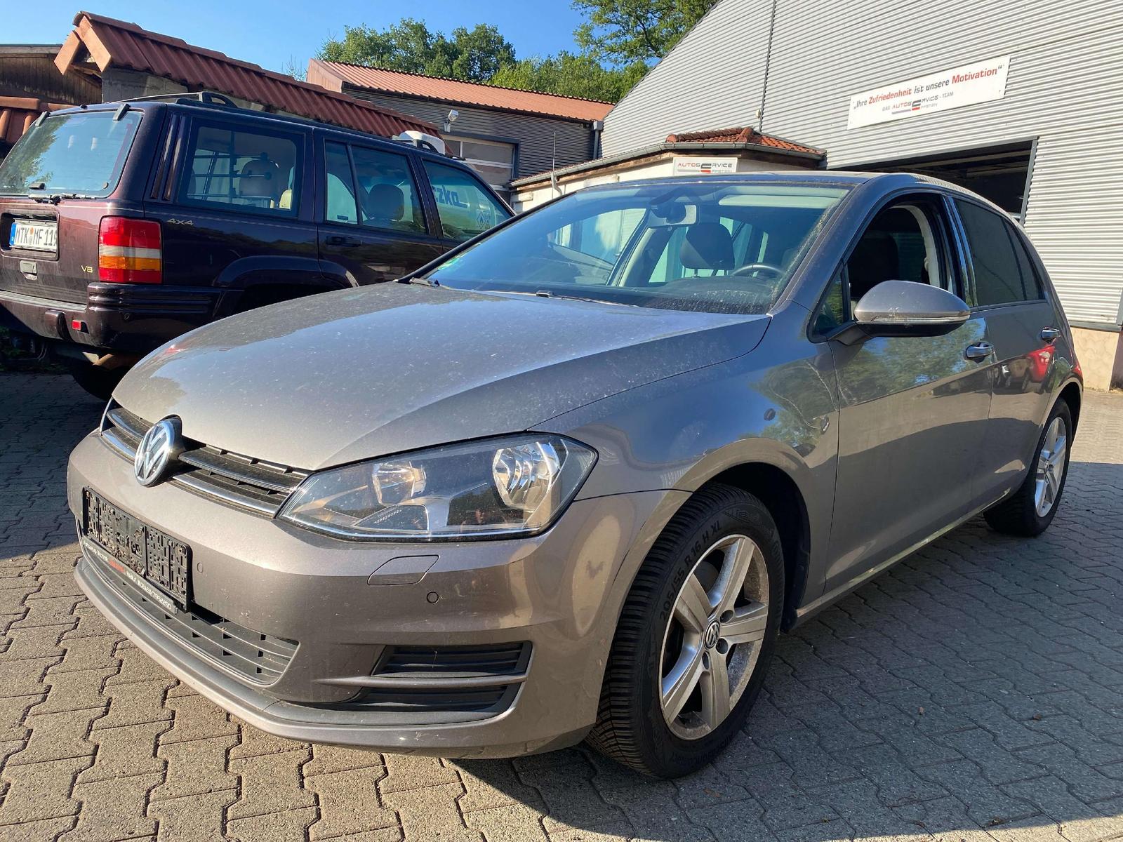 Volkswagen Golf 1.6 TDI Comfortline Scheckheft u-frei Tuv 1