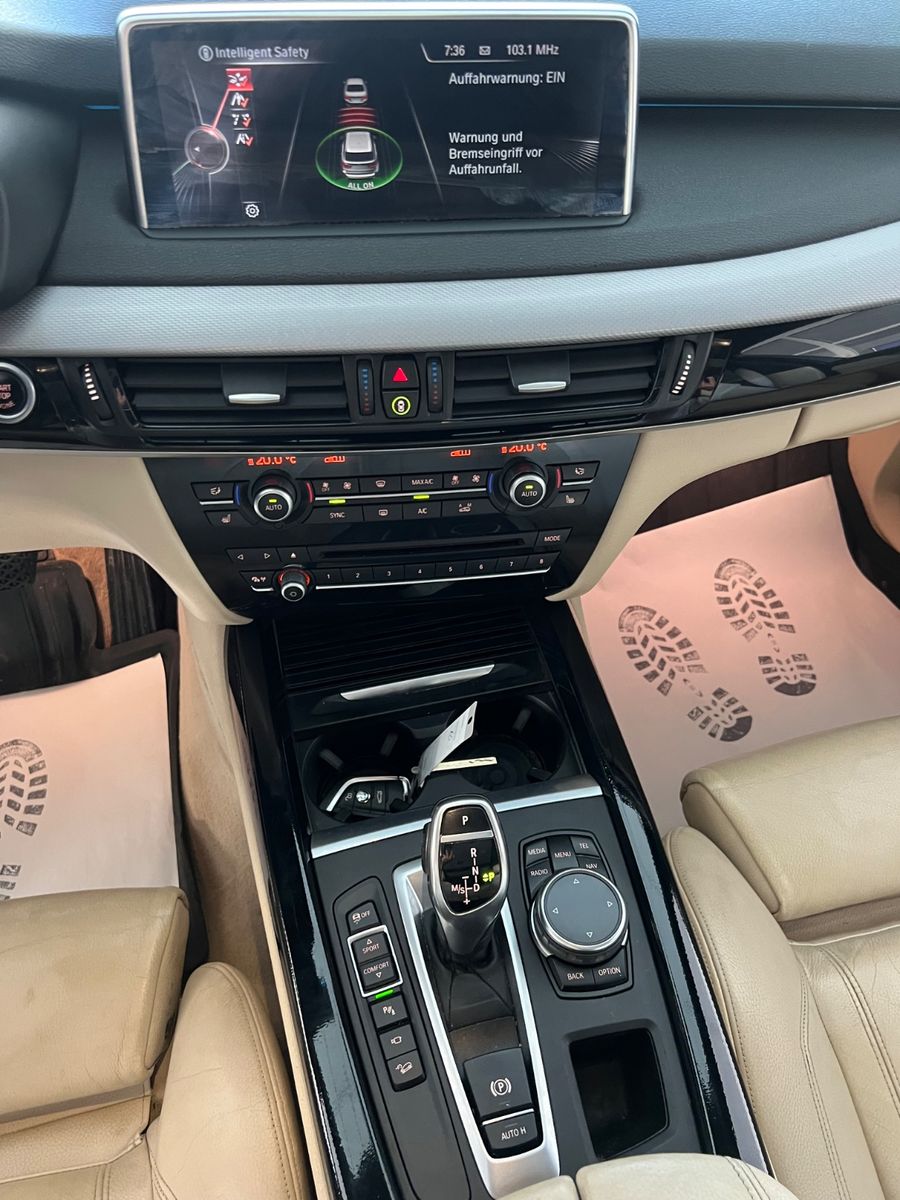 Fahrzeugabbildung BMW X5 xDrive 30 d M Sport Paket *PANO*SOFT-CLOSE*