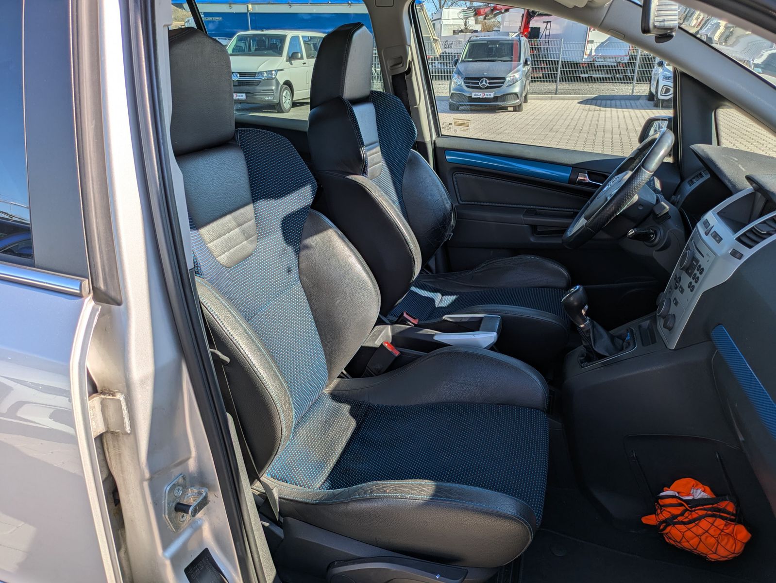 Fahrzeugabbildung Opel Zafira OPC 241PS 7-SITZER*TEMP*Recaro*PDC*IDS