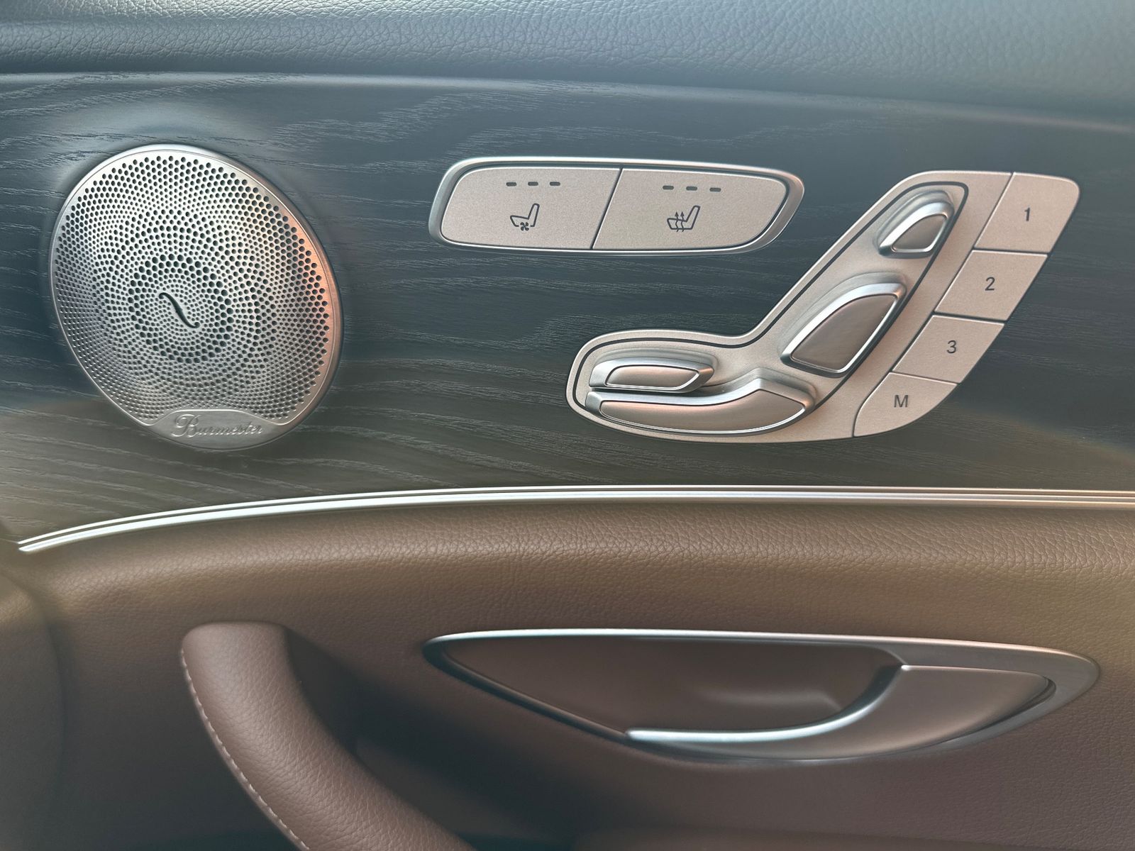 Fahrzeugabbildung Mercedes-Benz E 400d T 4Matic AMG-Line NAV+LED+360GRAD