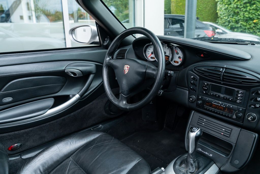 Porsche Boxster S/ SITZHEIZUNG/ CD/ HARMAN/ ALARM/ 18" Porsche Boxster S/ SITZHEIZUNG/ CD/ HARMAN/ ALARM/ 18"