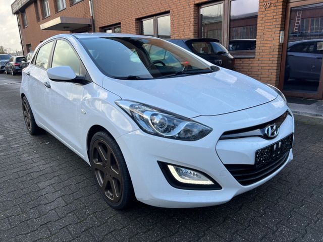 Hyundai i30 Classic 1.Hand Klimaanlage  18"Zoll Alu  LED