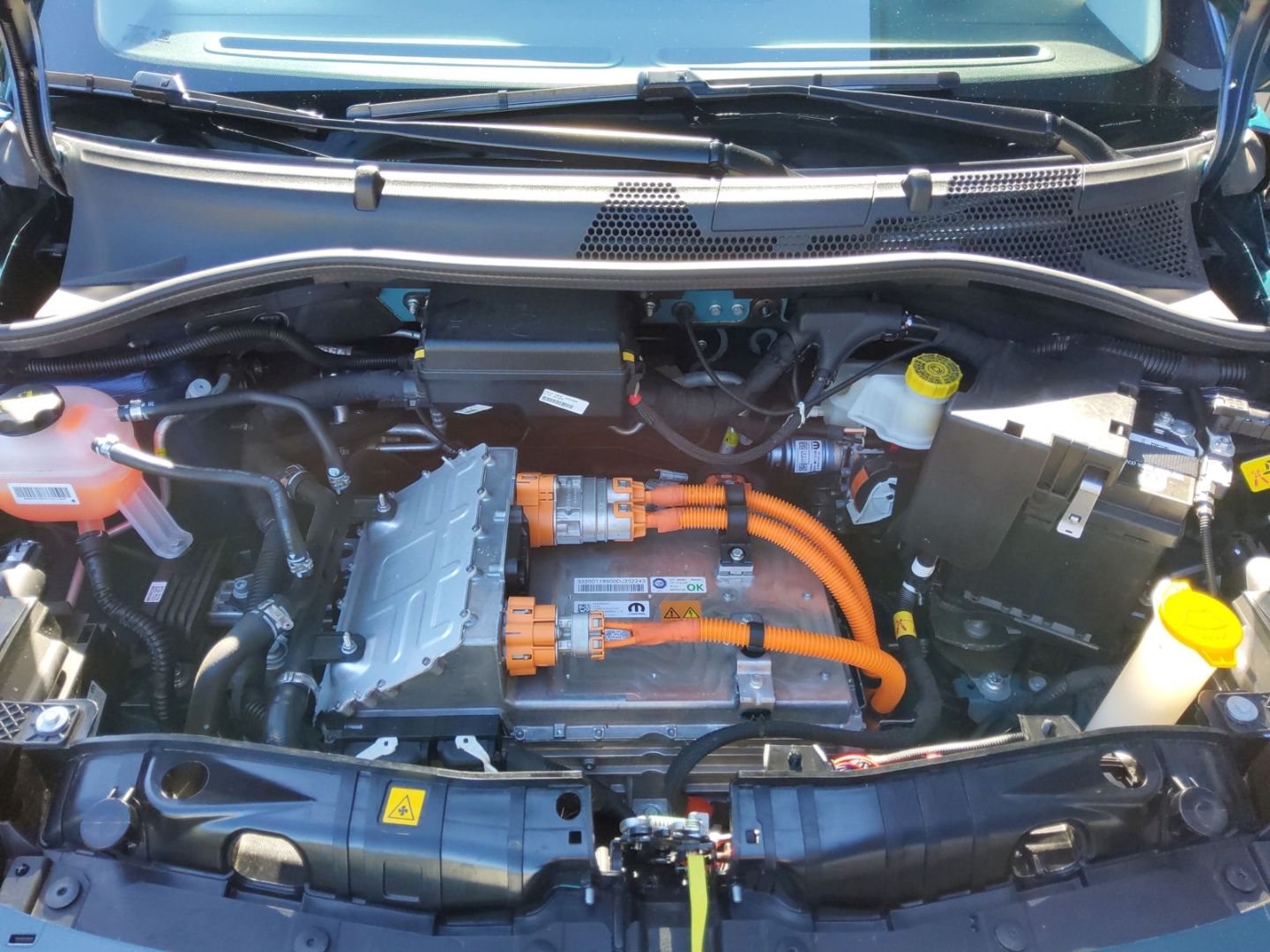 Fahrzeugabbildung Fiat 500e LED SHZ PDC DAB 360°DroneView Keyless CarPl