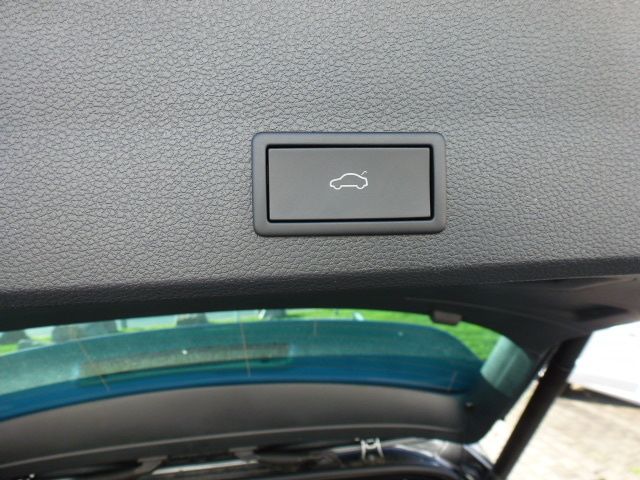 Fahrzeugabbildung CUPRA Ateca 1.5 TSI DSG + SHZ + Navi