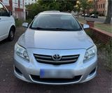 Toyota Corolla 1.6 - Toyota Corolla mit Benzin-Antrieb: Limousine, Automatik, 1.6