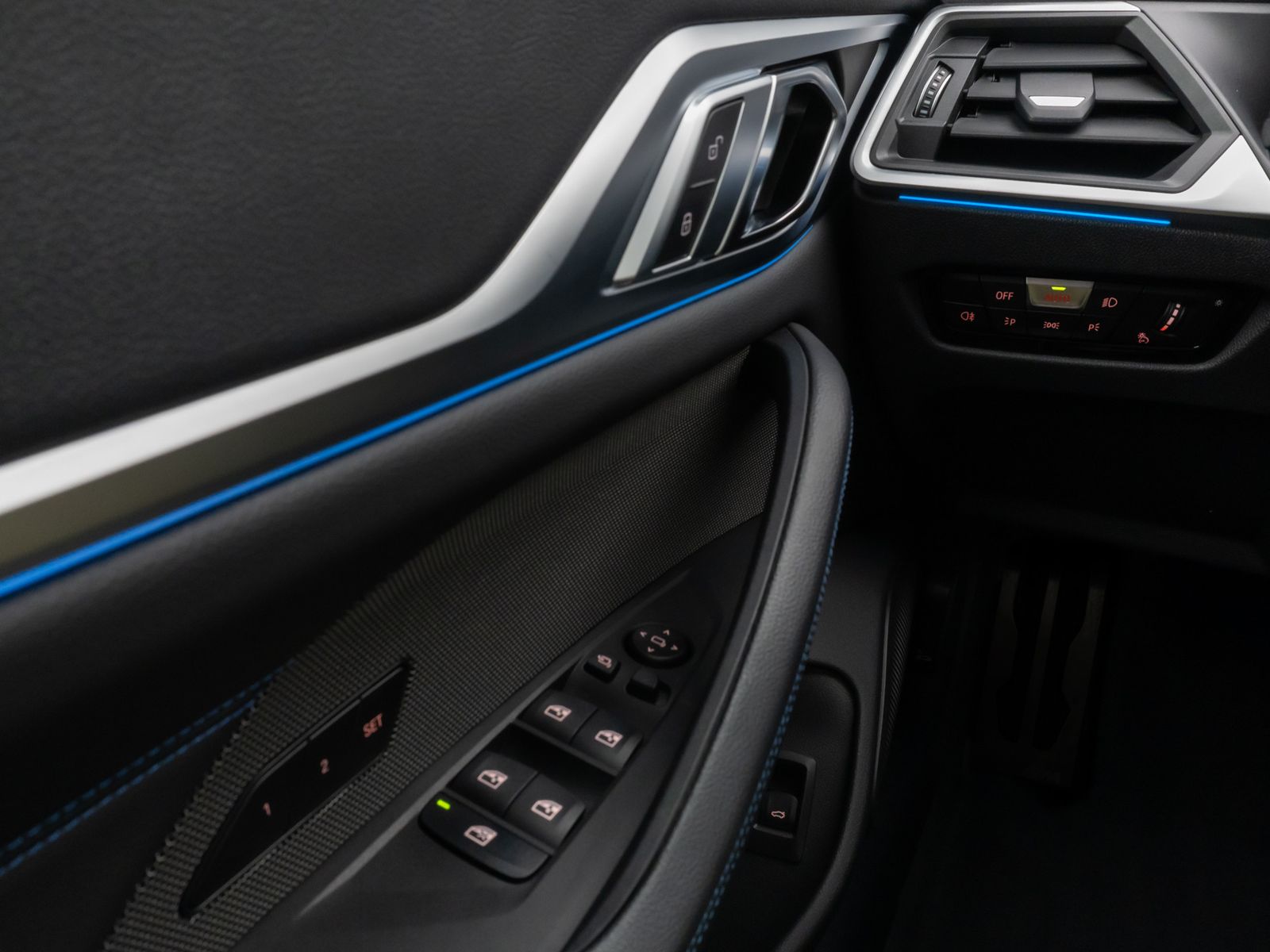 Fahrzeugabbildung BMW i4 eD40 M Sport Gran Coupè Kamera Glasdach HUD