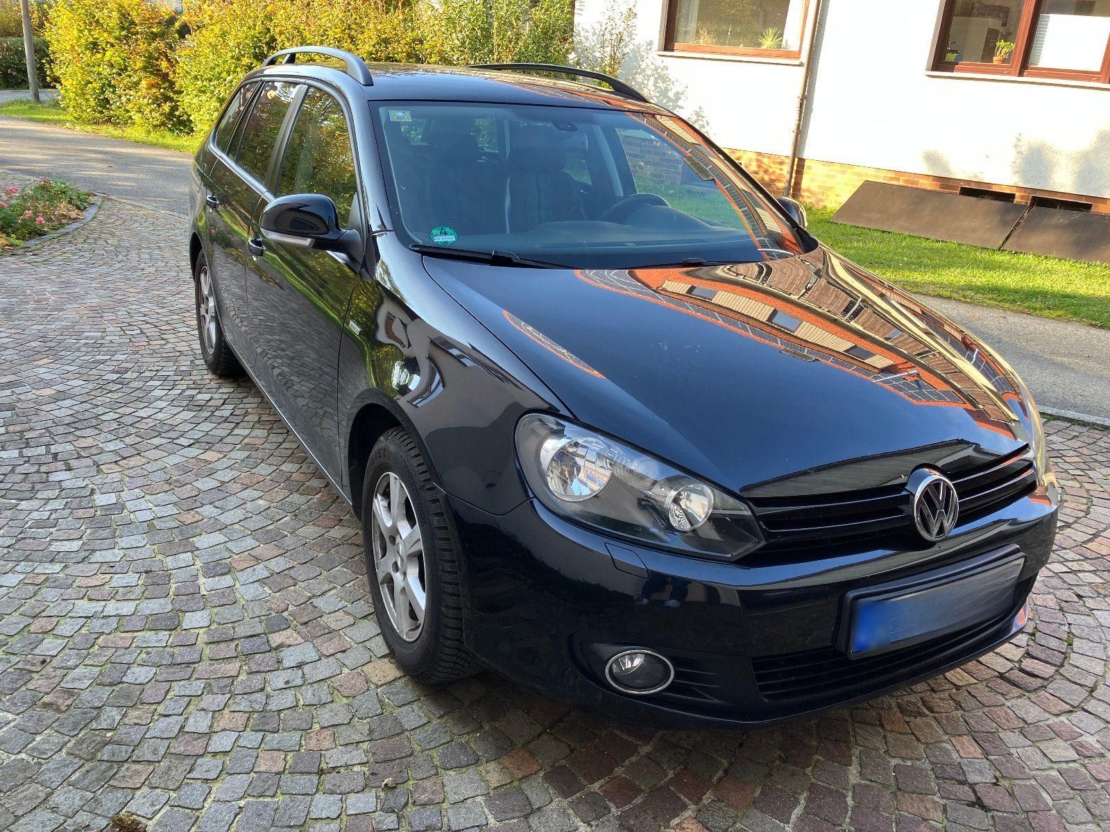 Volkswagen Golf 2012 — interior