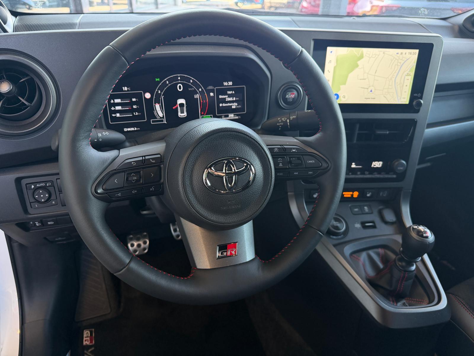 Toyota GR YARIS AWD 1.HD CARBON-DACH LED RFK