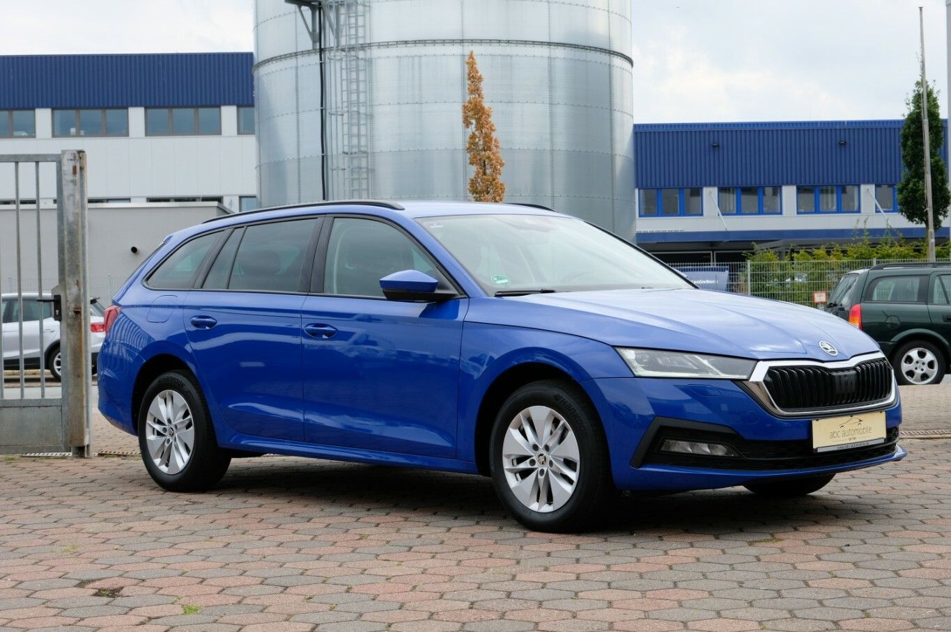 Octavia 2.0 TDi AHK LED ACC KESSY
