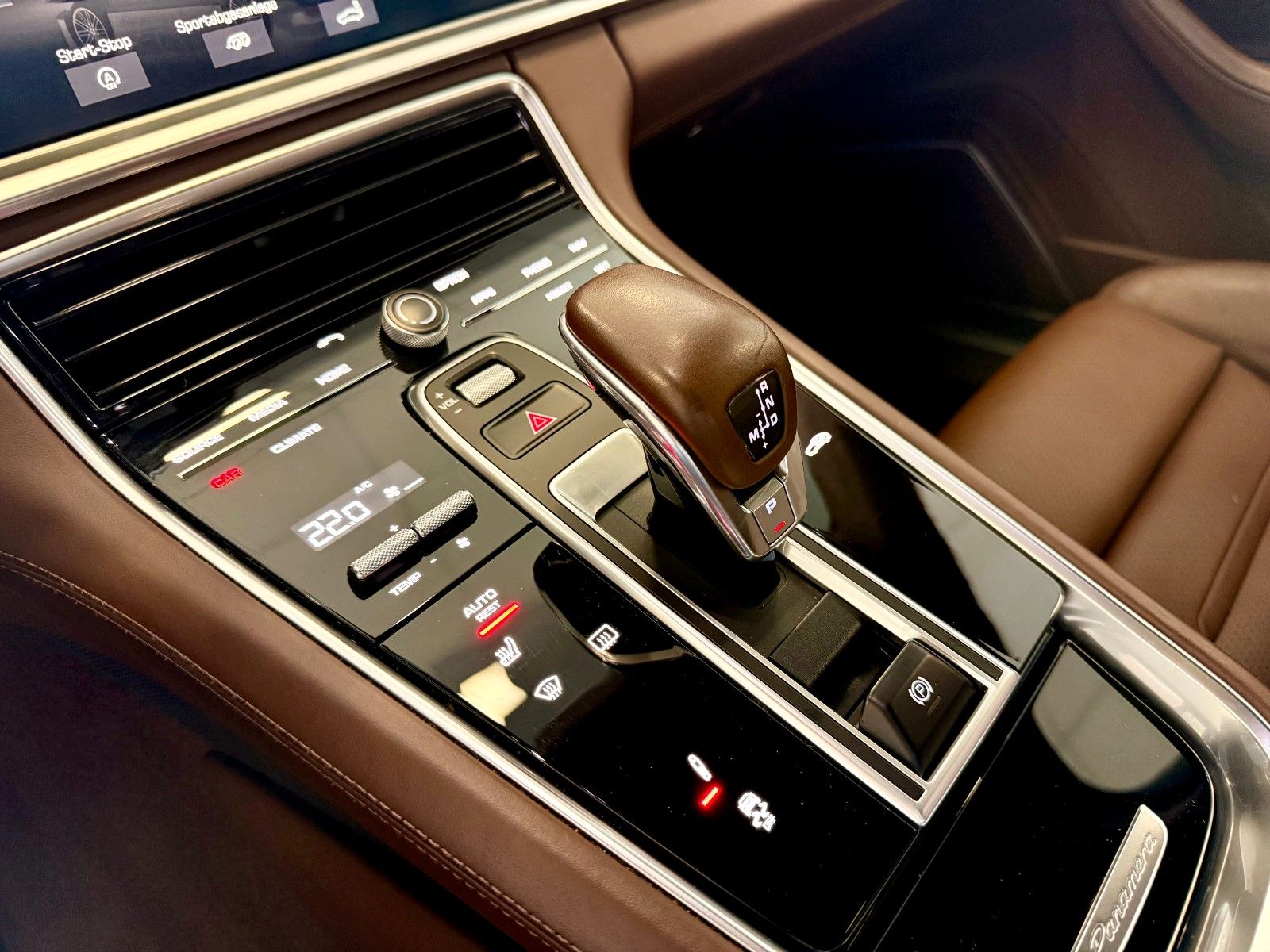 Fahrzeugabbildung Porsche Panamera Turbo PCCB/Panorama/SportDesign/ACC/DAB