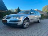 Volkswagen Passat Variant 1.6 (2002) Solider Familienwagen  - : Familienwagen