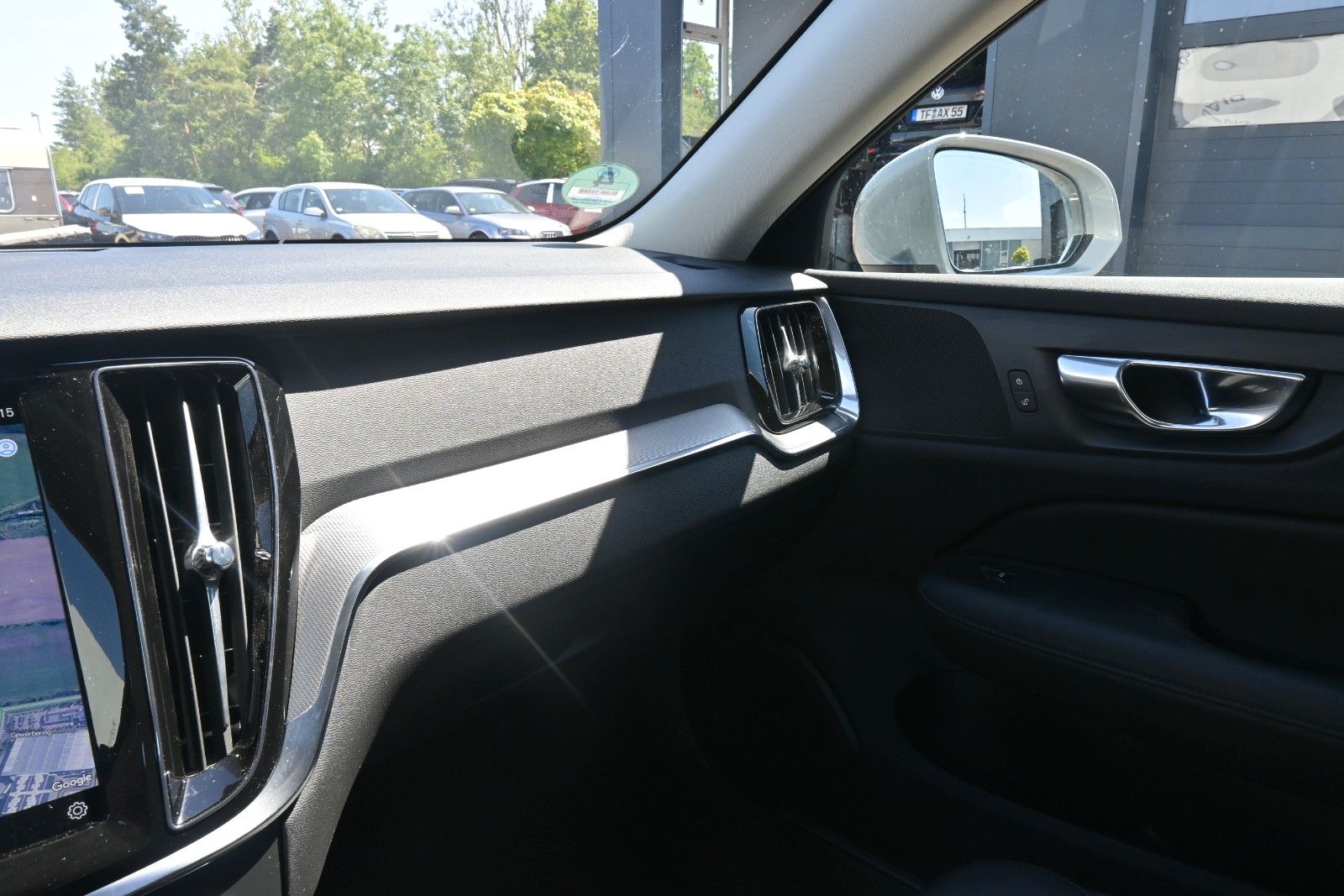 Fahrzeugabbildung Volvo V60 T6 AWD PHEV Essential*Leder*AHK*PDC*