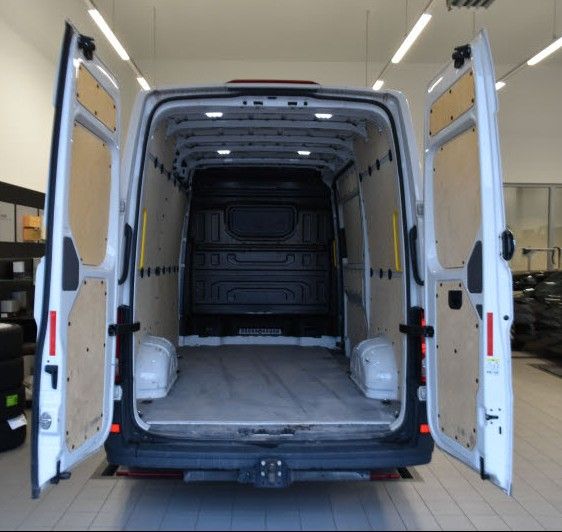 Fahrzeugabbildung Volkswagen Crafter 35 Kasten 2.0 TDI AHK LED Klima Ergo-Sit