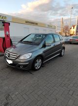 Mercedes-Benz B 180 Autotronic - - Mercedes-Benz B 180 aus 2011