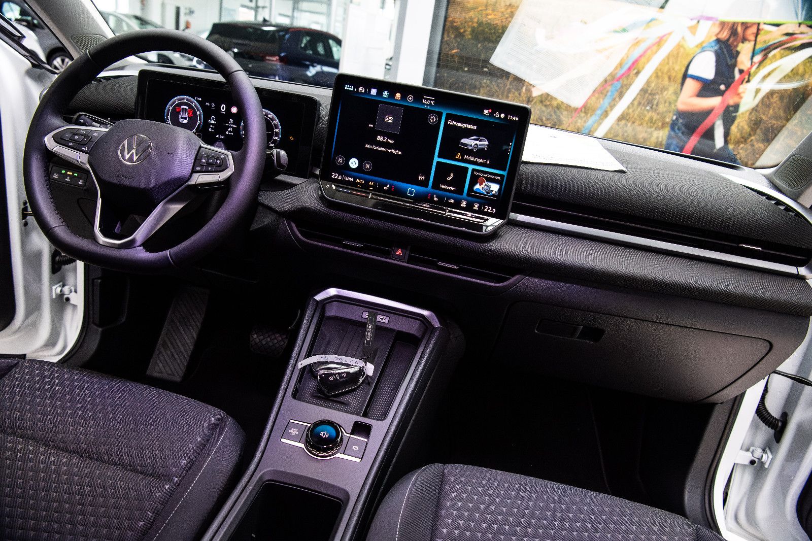 Fahrzeugabbildung Volkswagen T-Roc New Model Life 1.5l TSI DSG ACC APP Kamera