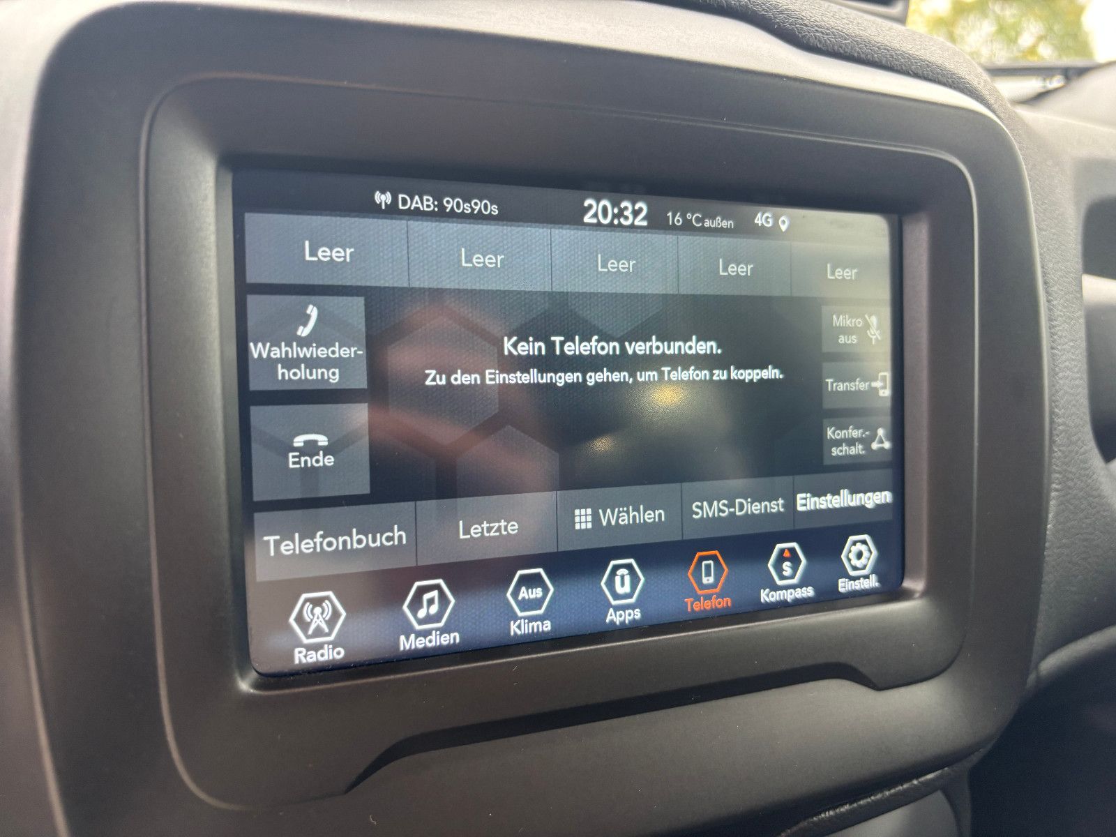 Fahrzeugabbildung Jeep Renegade Longitude//AMBIENTE/APPLE