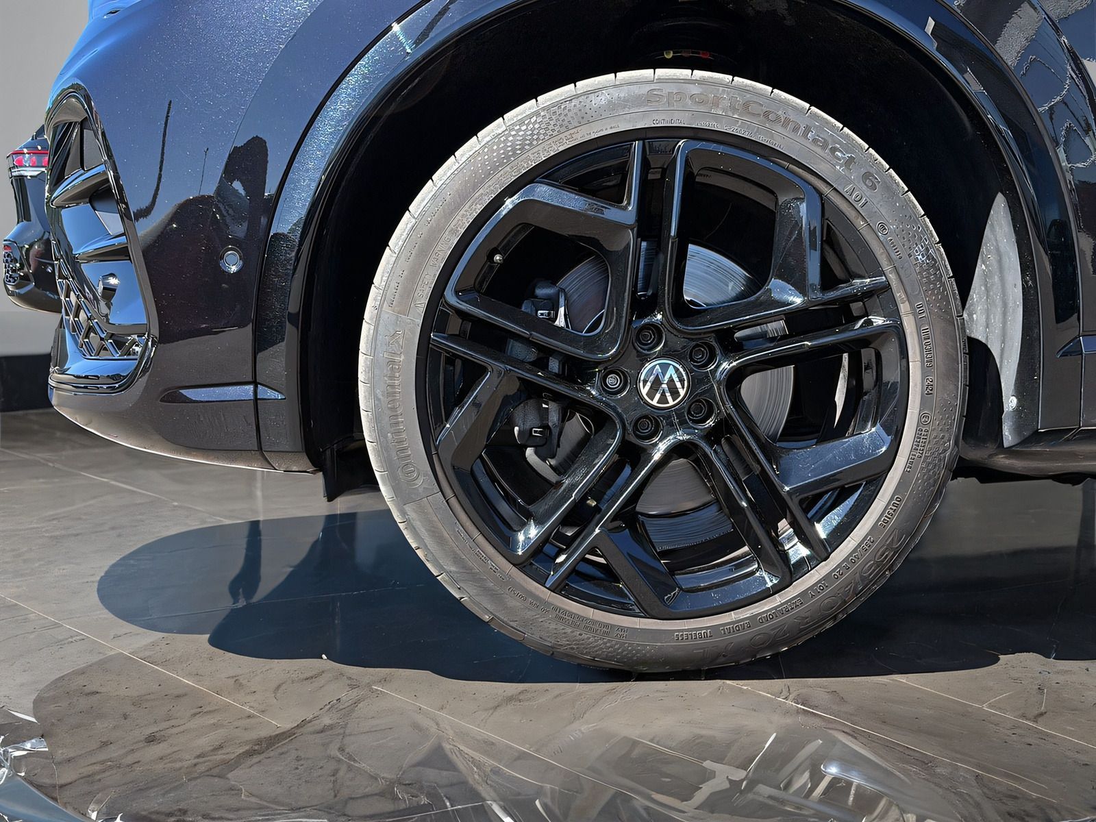 Volkswagen Tiguan R-Line 2.0TDI DSG 4M AHK 360° PANO STDHZ foto 4