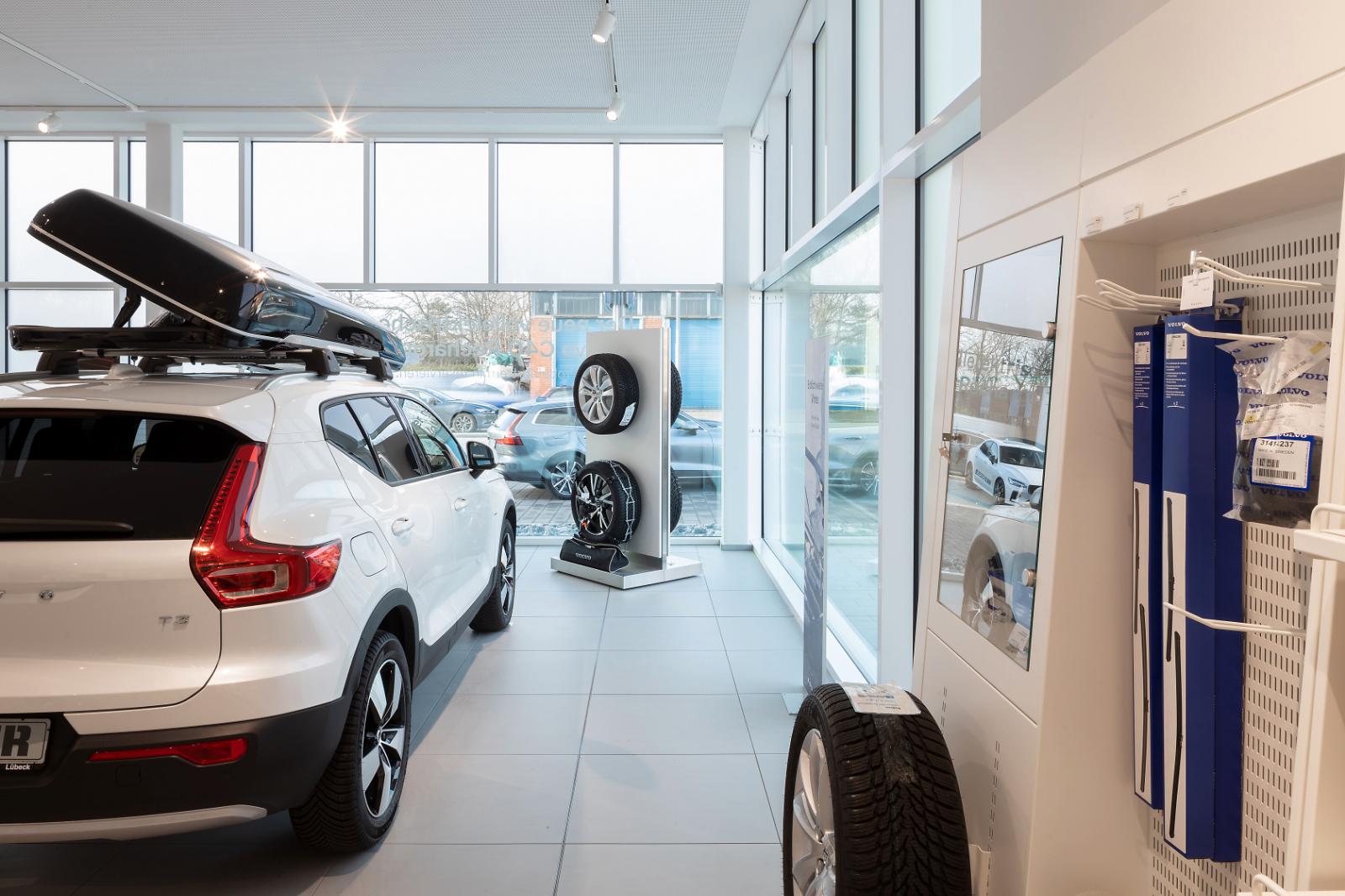 showroom-image-top