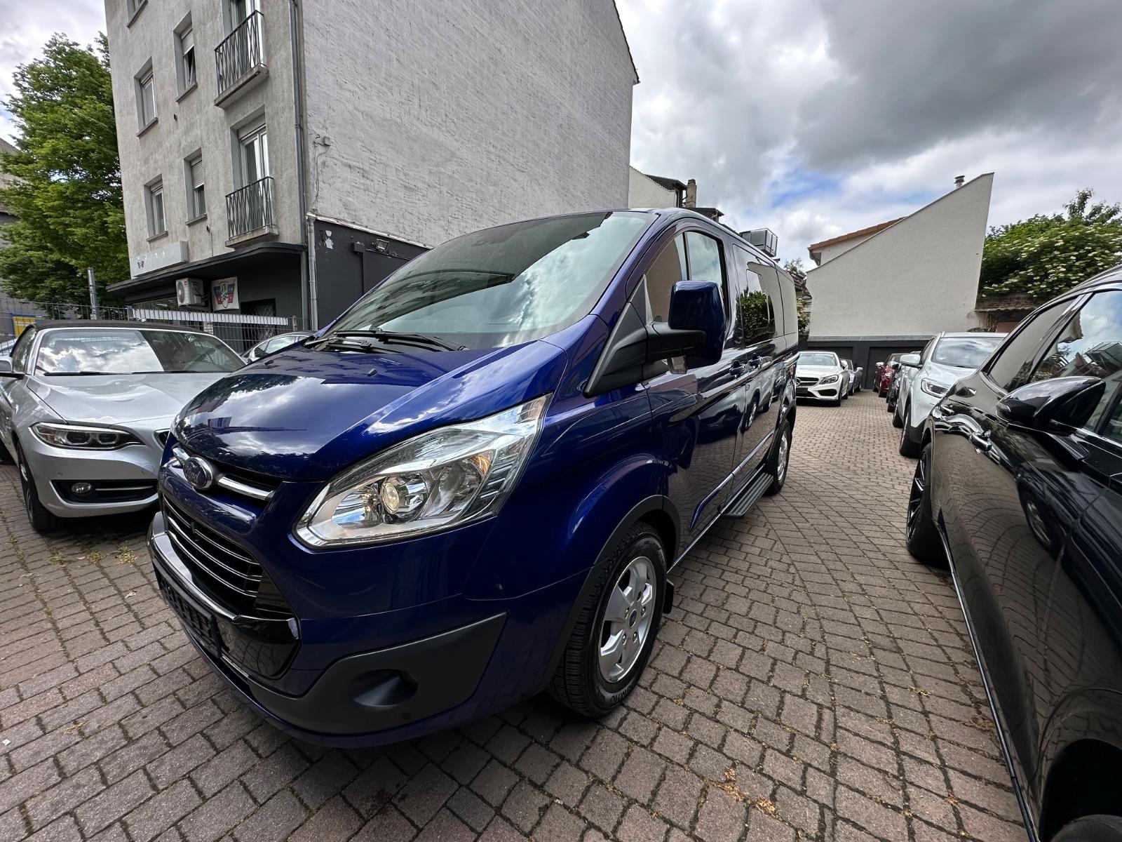 Ford Tourneo Custom 2.0 TDCi 310 L1 6-Sitzer/Leder