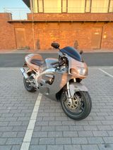 Suzuki GSX R 750 SRAD