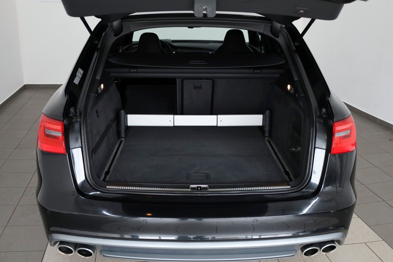 Fahrzeugabbildung Audi S6 Avant 4.0 TFSI quattro Leder,Navi,LED,HUD,Pan