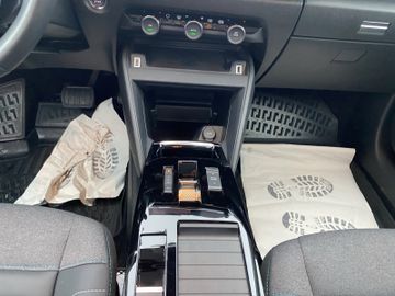 Citroën C4 Shine PT 130 EAT 8 Navi+SHZ+LED+PDC+RFK+HUD