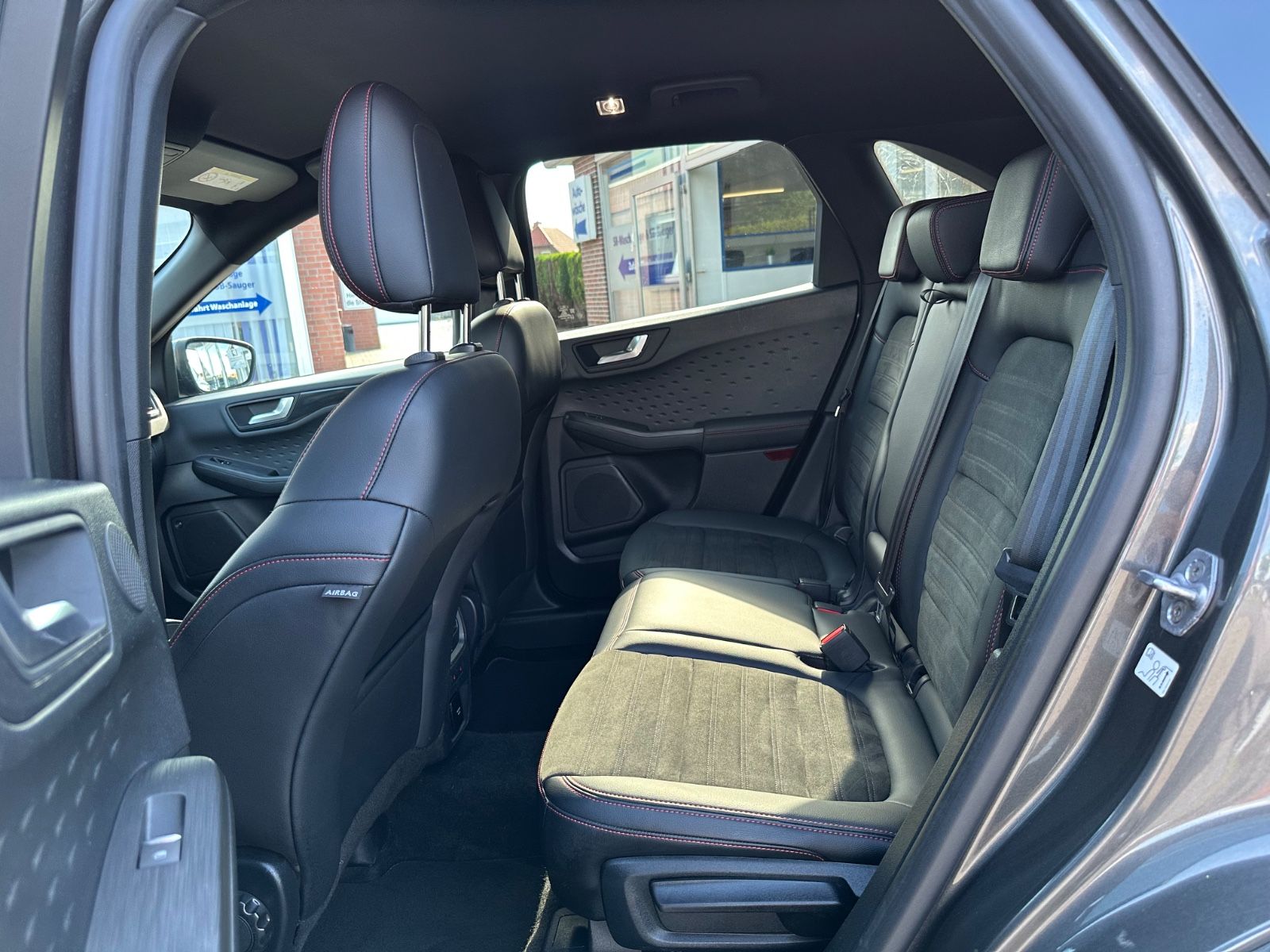 Fahrzeugabbildung Ford Kuga 2.0 EB ST-Line X 4x4/AHK/LED/B&O/HUD
