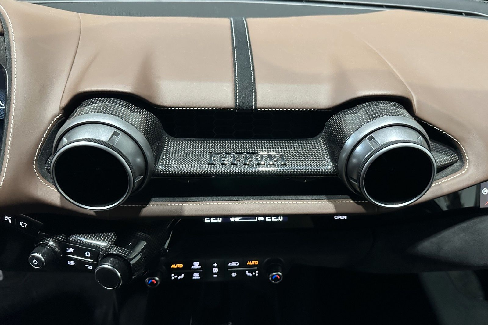 Fahrzeugabbildung Ferrari 812 GTS | 1. Hand | Lift | Carbon | ADAS