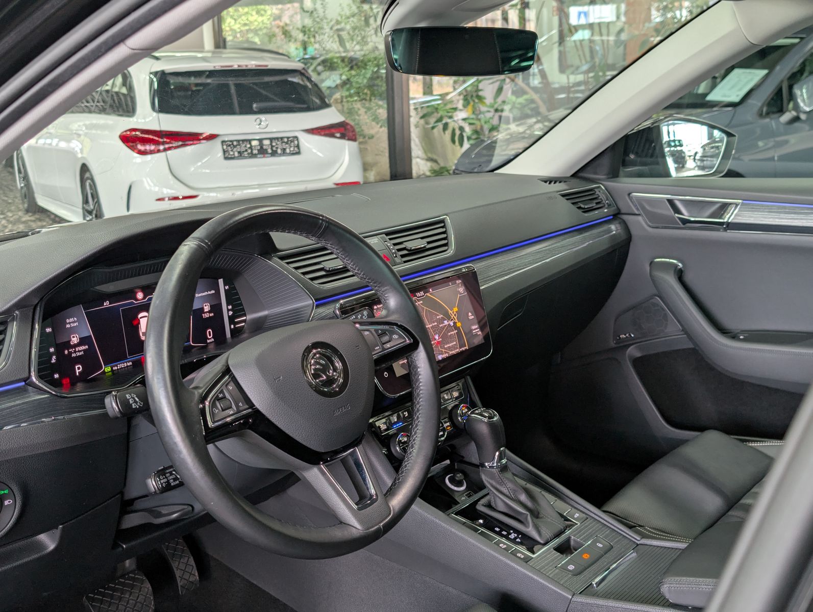 Fahrzeugabbildung SKODA Superb Premium Edition 2.0 TDI ACC VIRT MASSAGE