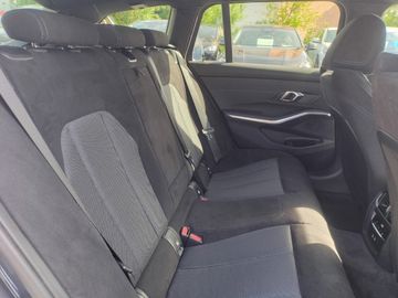 BMW 320d xDrive M Sport M Sportpaket Head-Up HiFi