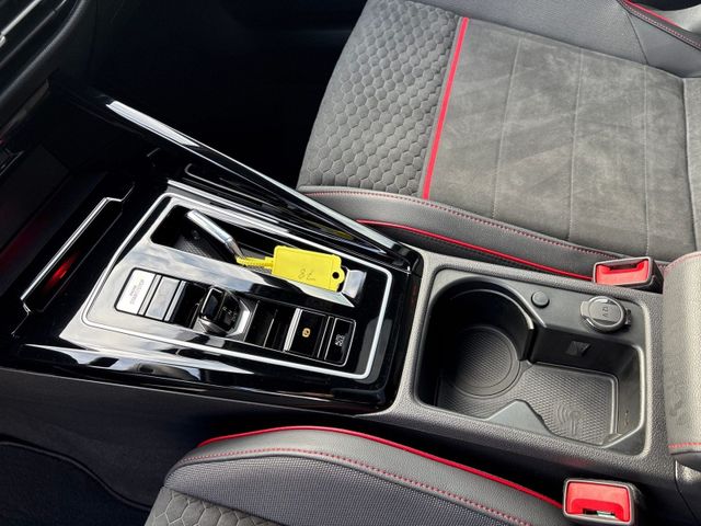 Golf VIII GTI Clubsport 2.0 TSI BLACKSTYLE PANO+