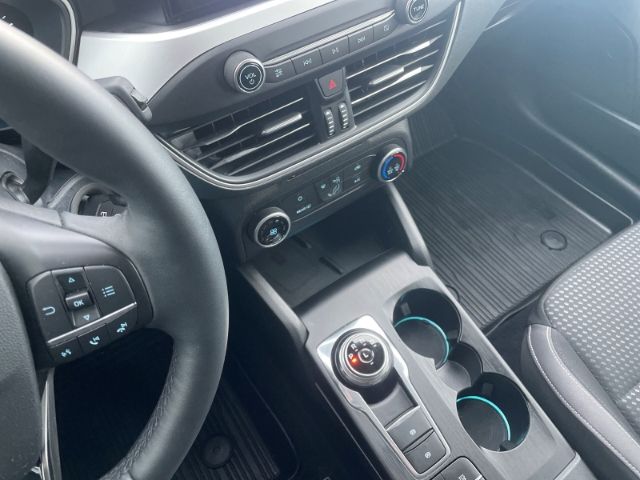 Fahrzeugabbildung Ford Focus 1.5 EcoBlue Cool & Connect Autom. Navi, Rü