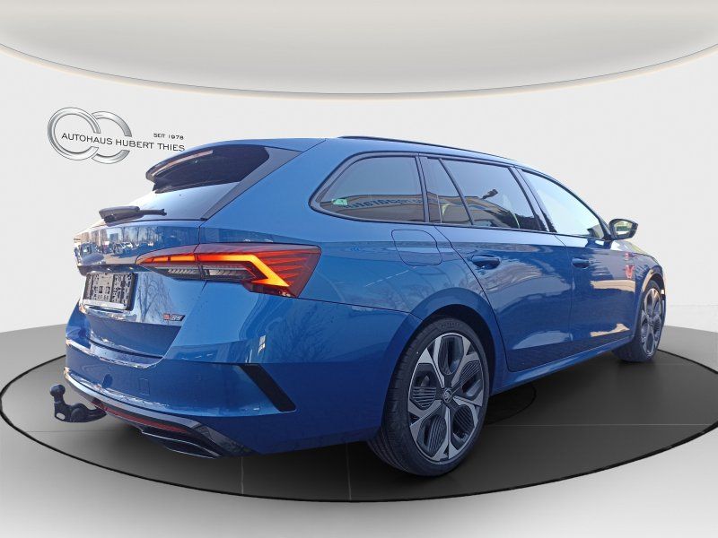 Fahrzeugabbildung SKODA Octavia Combi RS 2.0 TSI DSG 19-LM+AHK+NAVI+MATR