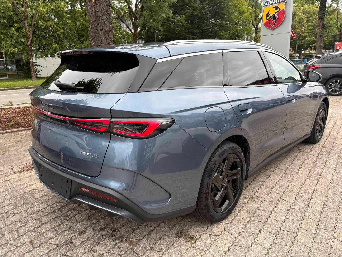 BYD SEAL