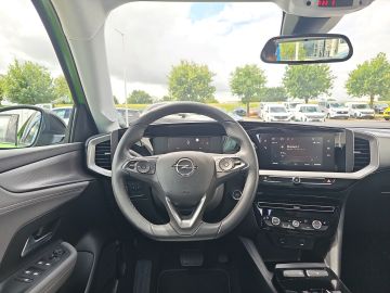 Bild 14 Opel Mokka e Elegance Digitales Cockpit LED Apple Car