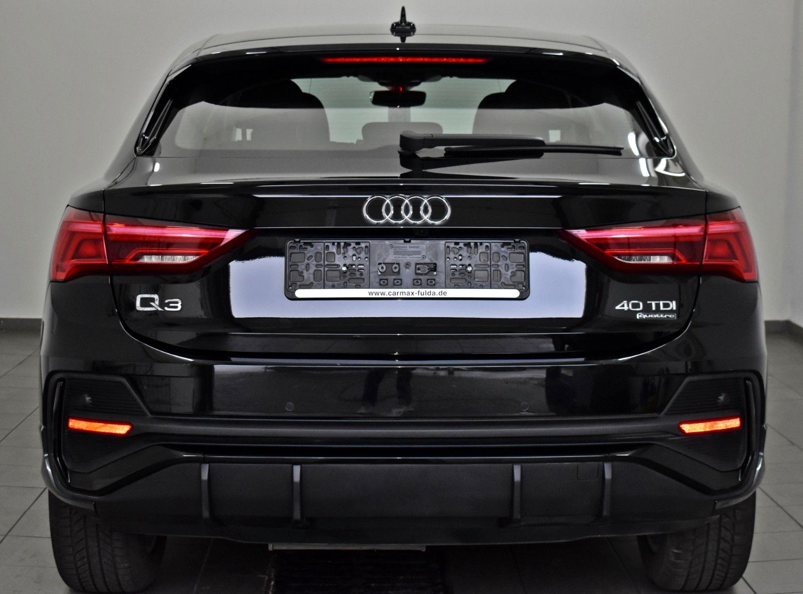 Fahrzeugabbildung Audi Q3 Sportback 40 TDI qu S line,Navi,Panor,Black P