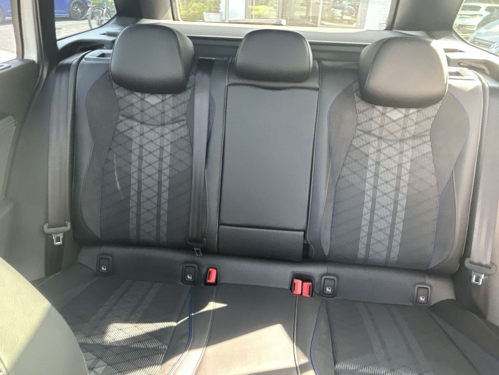 Volkswagen Passat - Bild 28