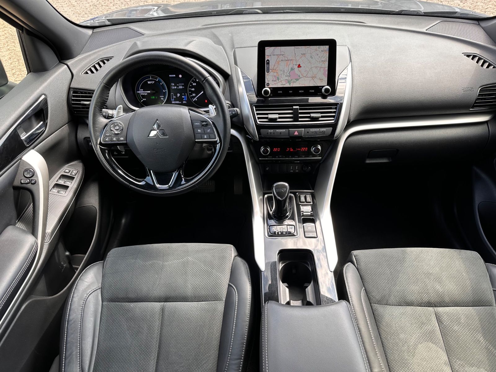 Fahrzeugabbildung Mitsubishi Eclipse Cross 2.4 Hybrid 4WD Select AHK/ACC/360°