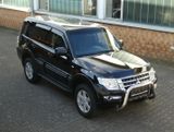 Mitsubishi Pajero 3,2 DI-D 4WD Automatik - - Mitsubishi Pajero aus 2015