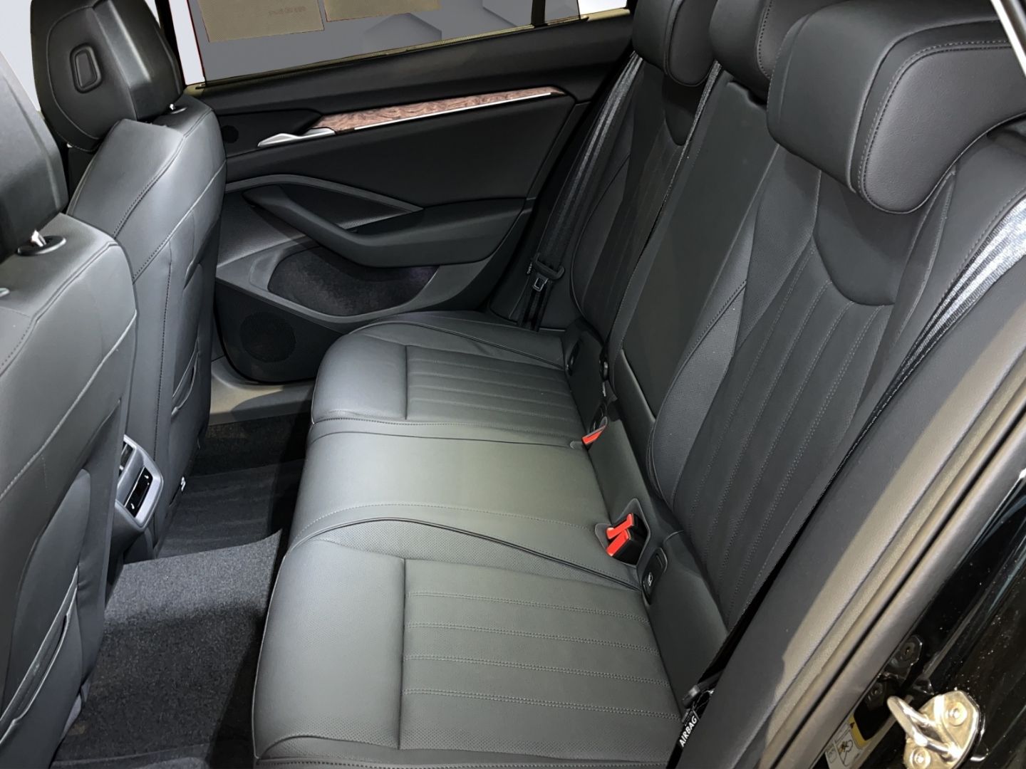 Superb Combi L&K 2.0 TDI 110kW 7 Gang DSG SOFORT