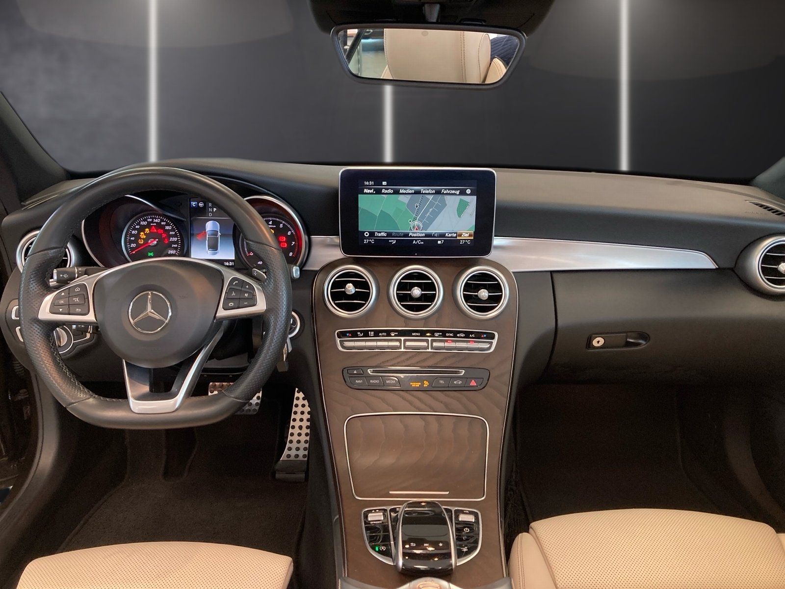 Fahrzeugabbildung Mercedes-Benz C 300 AMG*Burmester*Distro*Totwink*LED*Kam*AHK*