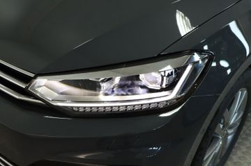 Volkswagen Touran 2.0 DSG R-Line 7-Sitze AHK Kamera