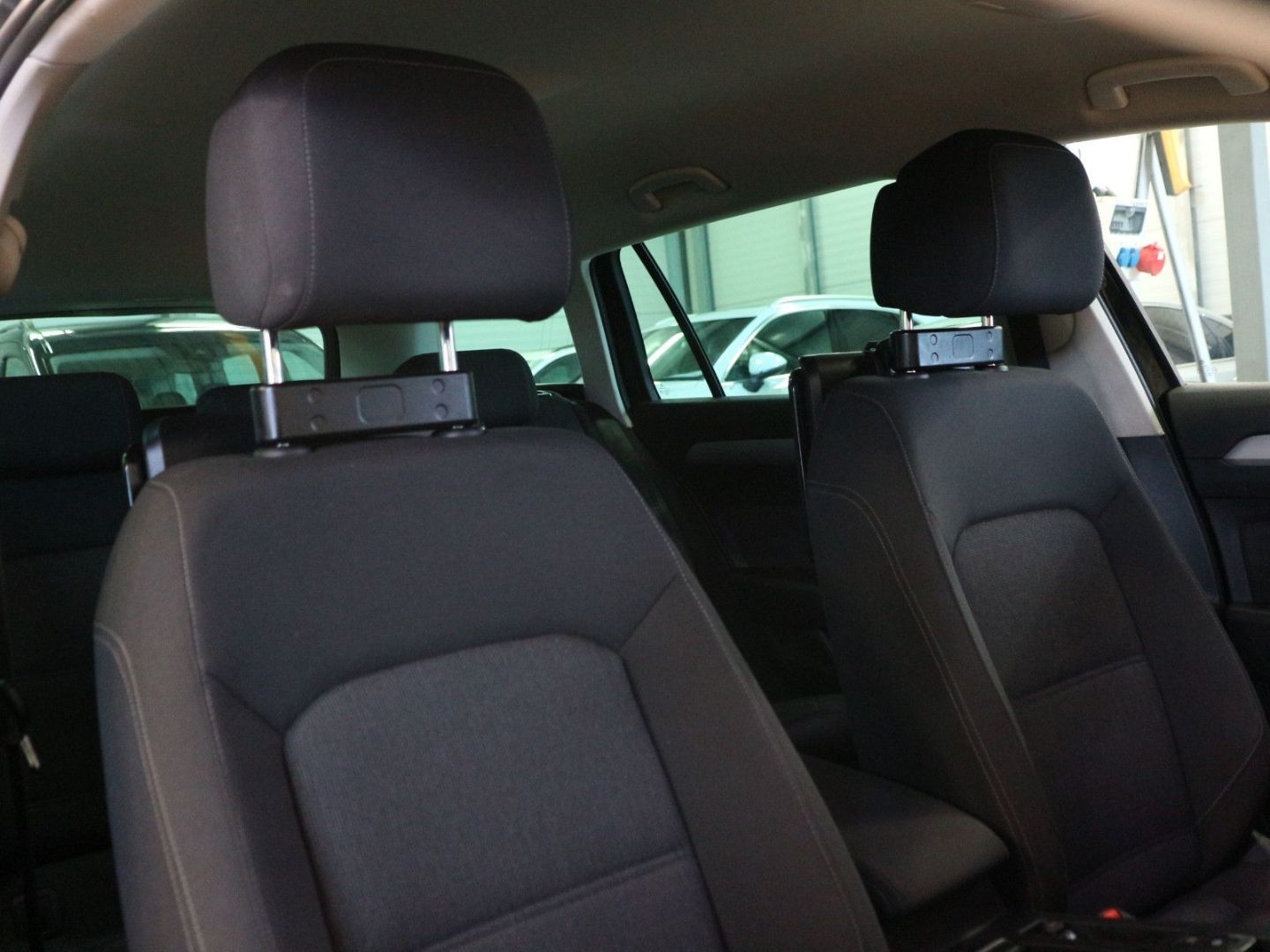 Fahrzeugabbildung Volkswagen Passat Comfortline DSG ACC DAB AID Kamera SHZ