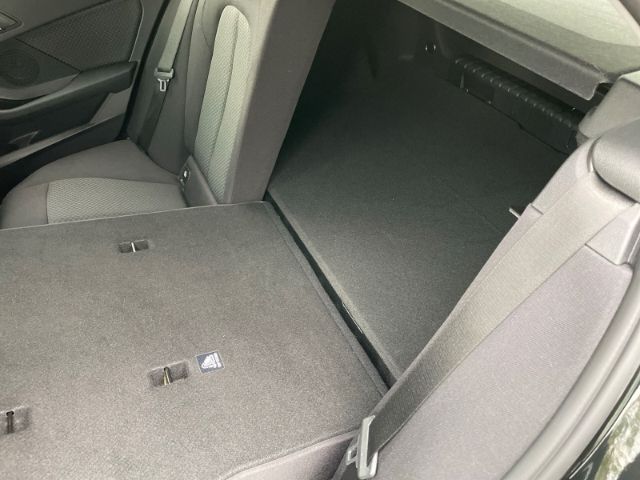 Fahrzeugabbildung BMW 118 i Advantage Autom. Navi, Sitzheizung, Tempom